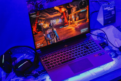 Clevo NH70 Laptop